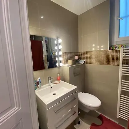 شقة Renovated 16th Flat